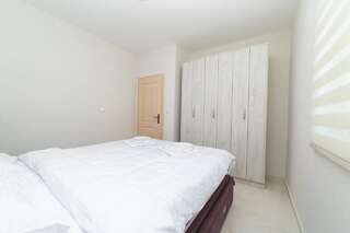 Апартаменты Apartmani Tripović Тиват Апартаменты с 3 спальнями с видом на море и балконом-1