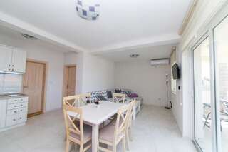 Апартаменты Apartmani Tripović Тиват Апартаменты с 3 спальнями с видом на море и балконом-30