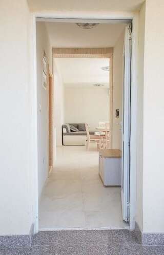 Апартаменты Apartmani Tripović Тиват Апартаменты с 3 спальнями с видом на море и балконом-44