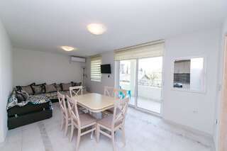 Апартаменты Apartmani Tripović Тиват Апартаменты с 3 спальнями и балконом-8